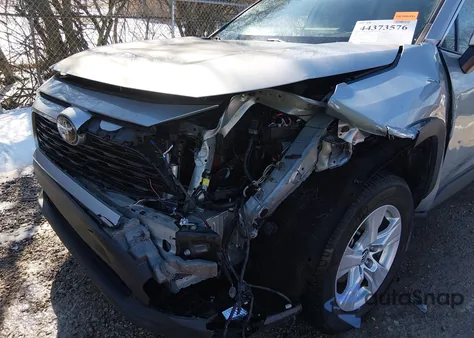 2019 Toyota Rav4 Xle from USA, damaged, VIN 2T3W1RFV2KW016147